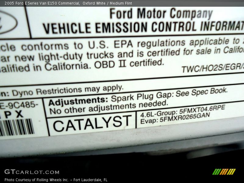 Oxford White / Medium Flint 2005 Ford E Series Van E150 Commercial