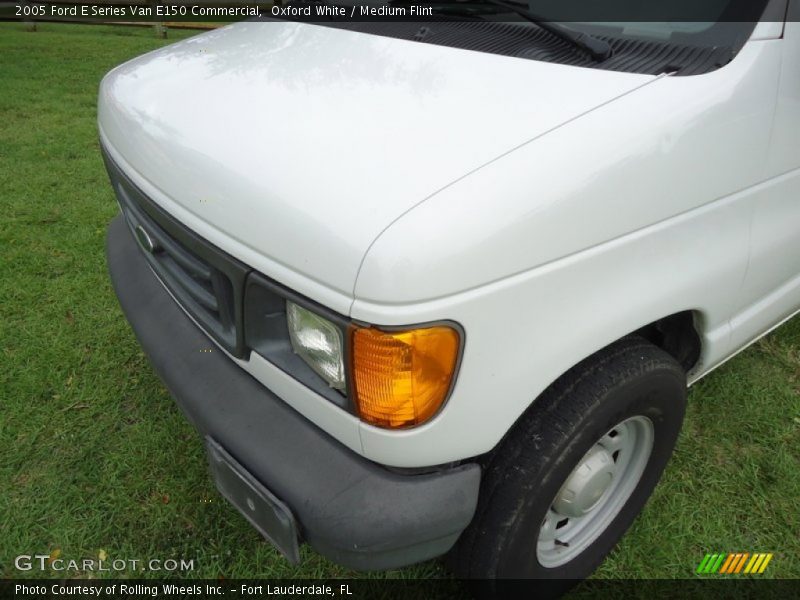 Oxford White / Medium Flint 2005 Ford E Series Van E150 Commercial
