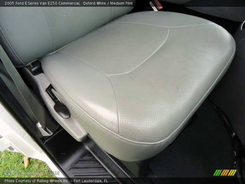 Oxford White / Medium Flint 2005 Ford E Series Van E150 Commercial