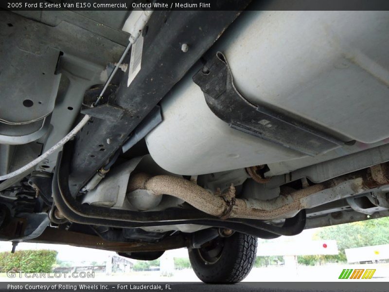 Oxford White / Medium Flint 2005 Ford E Series Van E150 Commercial
