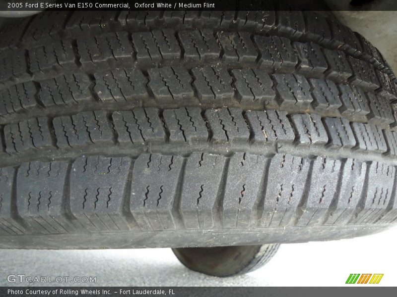 Oxford White / Medium Flint 2005 Ford E Series Van E150 Commercial