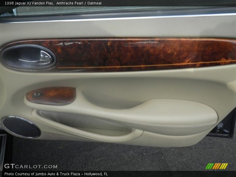 Anthracite Pearl / Oatmeal 1998 Jaguar XJ Vanden Plas