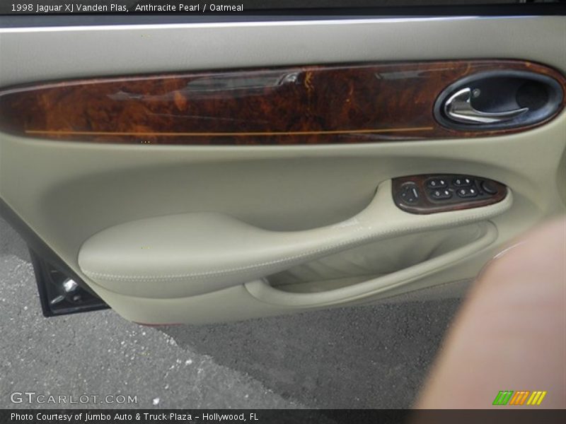Anthracite Pearl / Oatmeal 1998 Jaguar XJ Vanden Plas