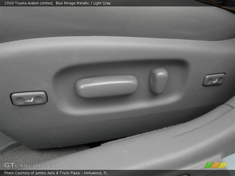Front Seat of 2009 Avalon Limited