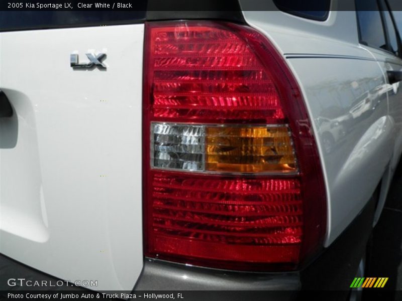 Clear White / Black 2005 Kia Sportage LX