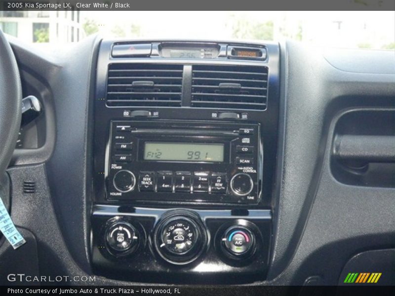 Clear White / Black 2005 Kia Sportage LX