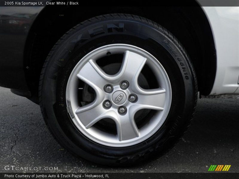 Clear White / Black 2005 Kia Sportage LX