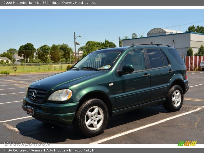 Front 3/4 View of 2000 ML 320 4Matic