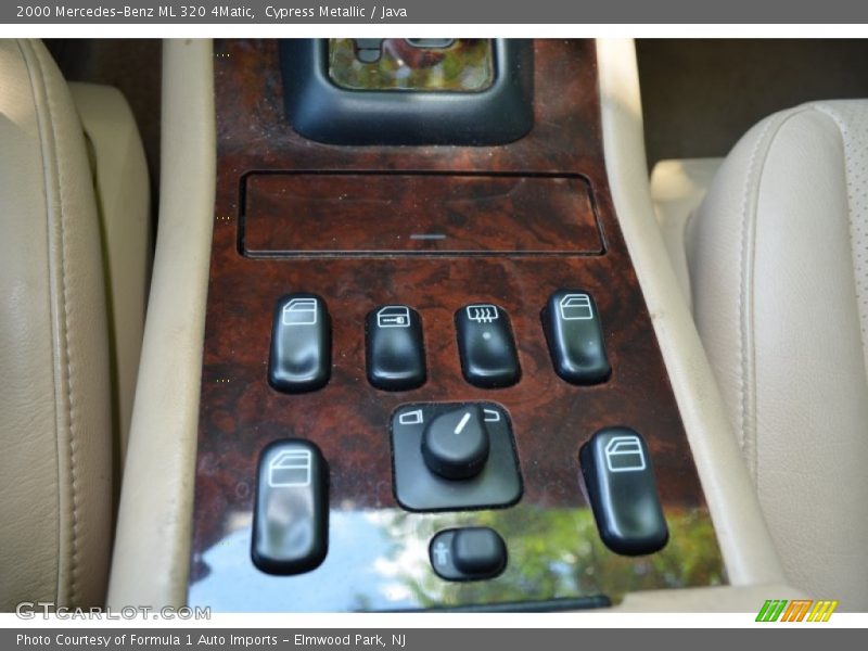 Controls of 2000 ML 320 4Matic