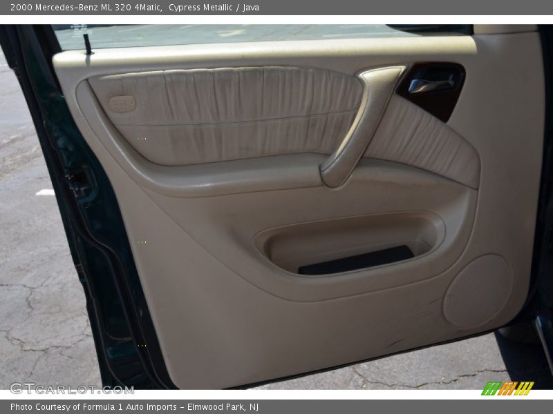 Door Panel of 2000 ML 320 4Matic
