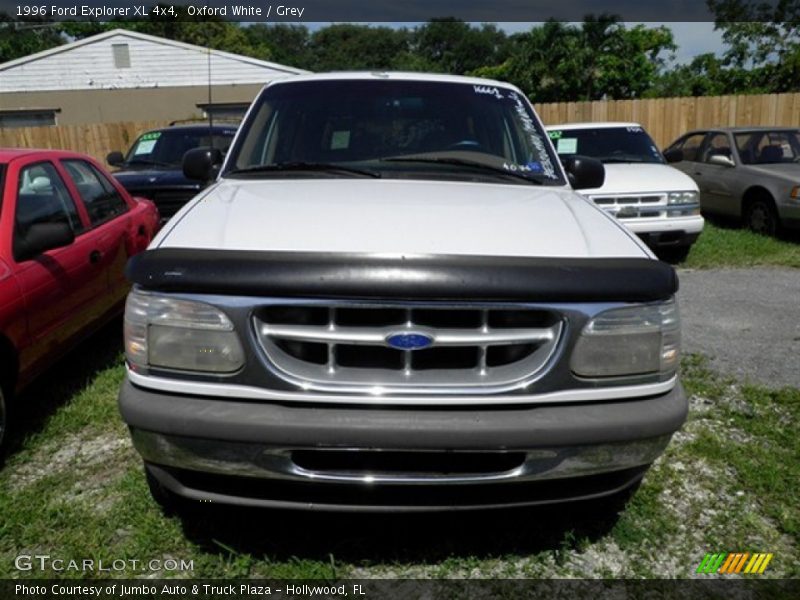 Oxford White / Grey 1996 Ford Explorer XL 4x4