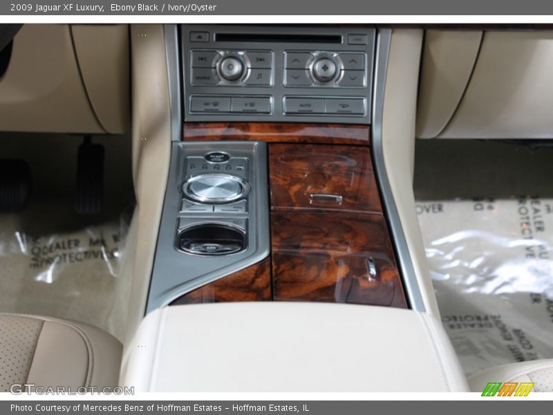 Ebony Black / Ivory/Oyster 2009 Jaguar XF Luxury