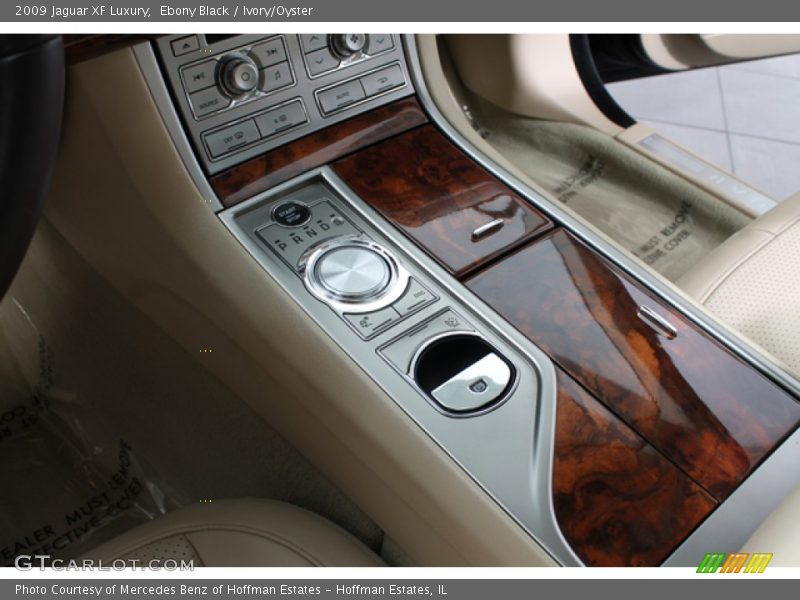 Ebony Black / Ivory/Oyster 2009 Jaguar XF Luxury