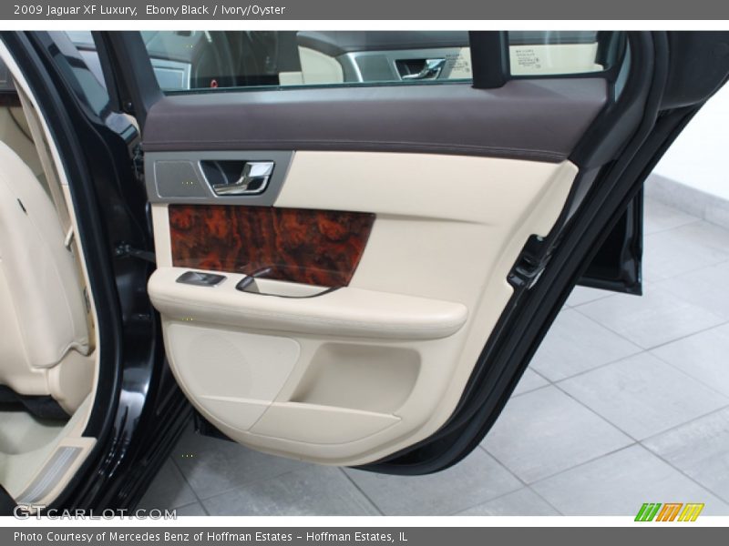 Ebony Black / Ivory/Oyster 2009 Jaguar XF Luxury