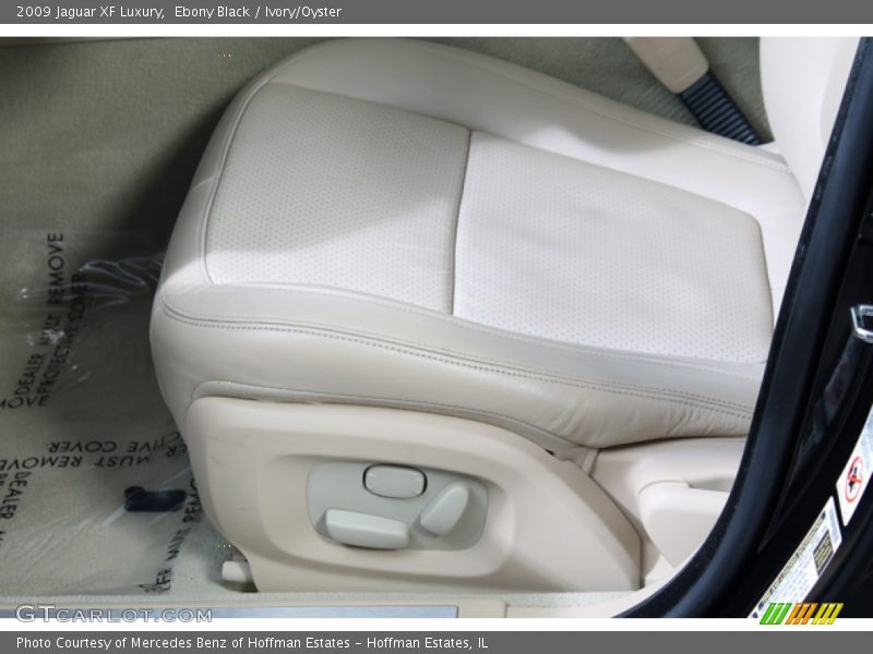 Ebony Black / Ivory/Oyster 2009 Jaguar XF Luxury