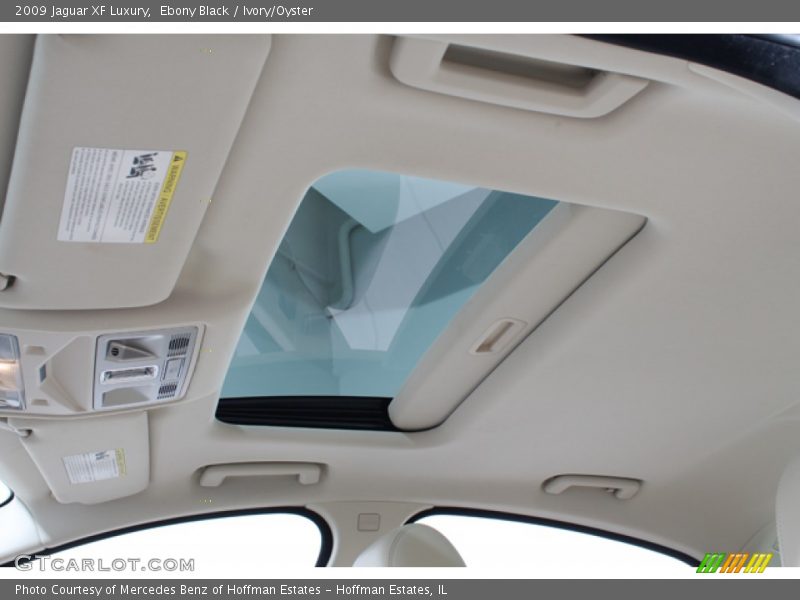 Ebony Black / Ivory/Oyster 2009 Jaguar XF Luxury