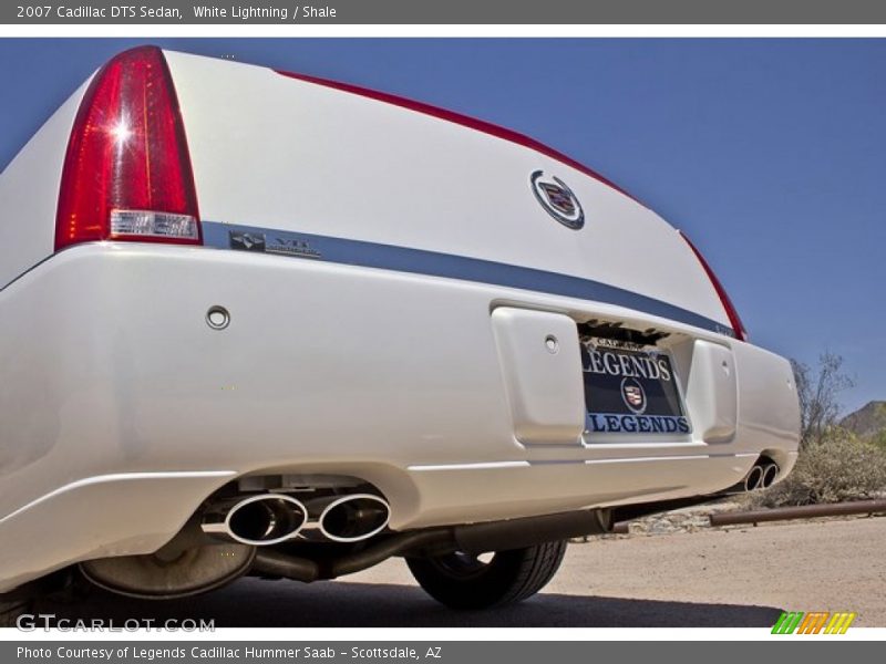 White Lightning / Shale 2007 Cadillac DTS Sedan