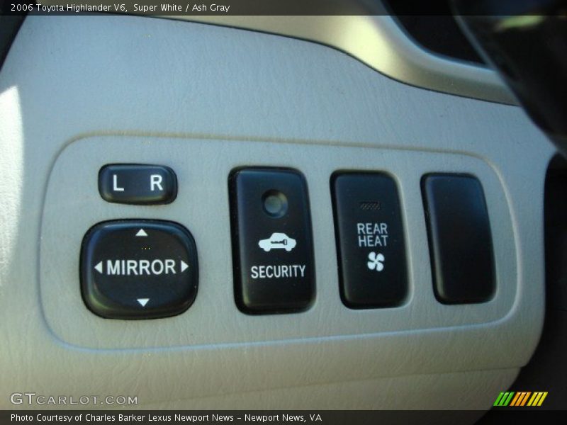 Super White / Ash Gray 2006 Toyota Highlander V6