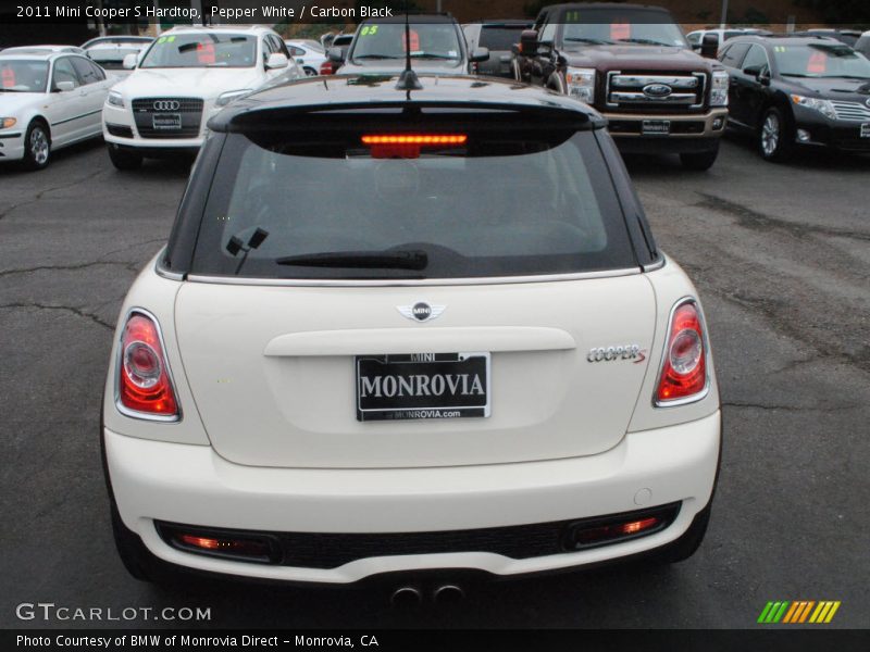 Pepper White / Carbon Black 2011 Mini Cooper S Hardtop