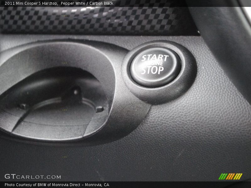 Pepper White / Carbon Black 2011 Mini Cooper S Hardtop