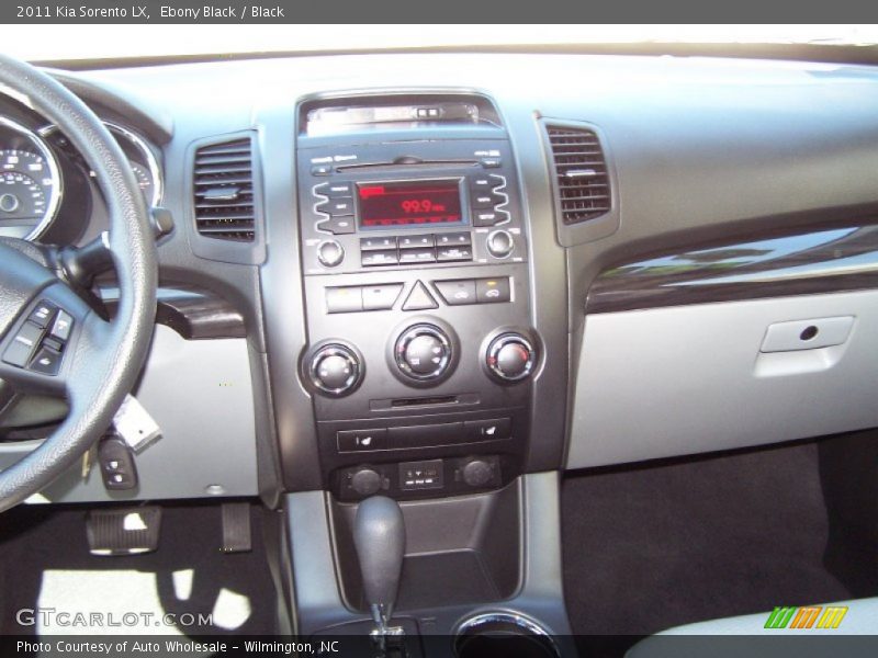 Ebony Black / Black 2011 Kia Sorento LX
