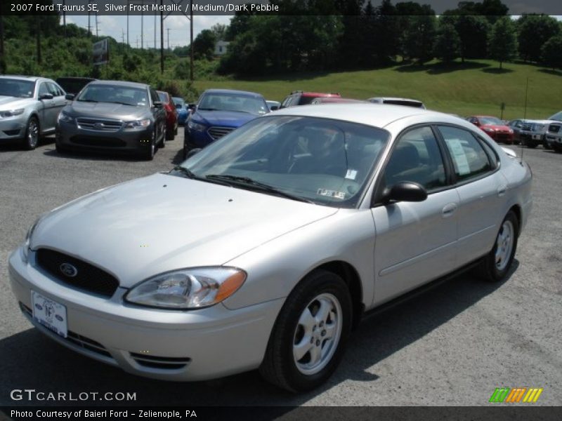 Front 3/4 View of 2007 Taurus SE