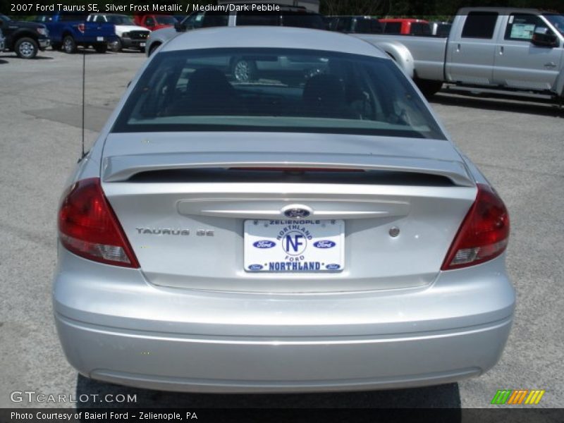 Silver Frost Metallic / Medium/Dark Pebble 2007 Ford Taurus SE