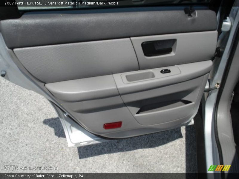 Silver Frost Metallic / Medium/Dark Pebble 2007 Ford Taurus SE
