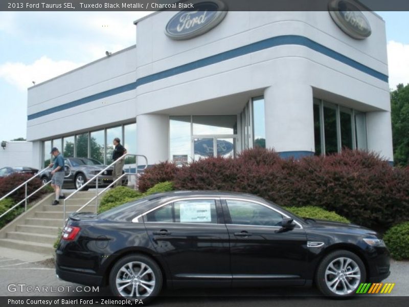 Tuxedo Black Metallic / Charcoal Black 2013 Ford Taurus SEL