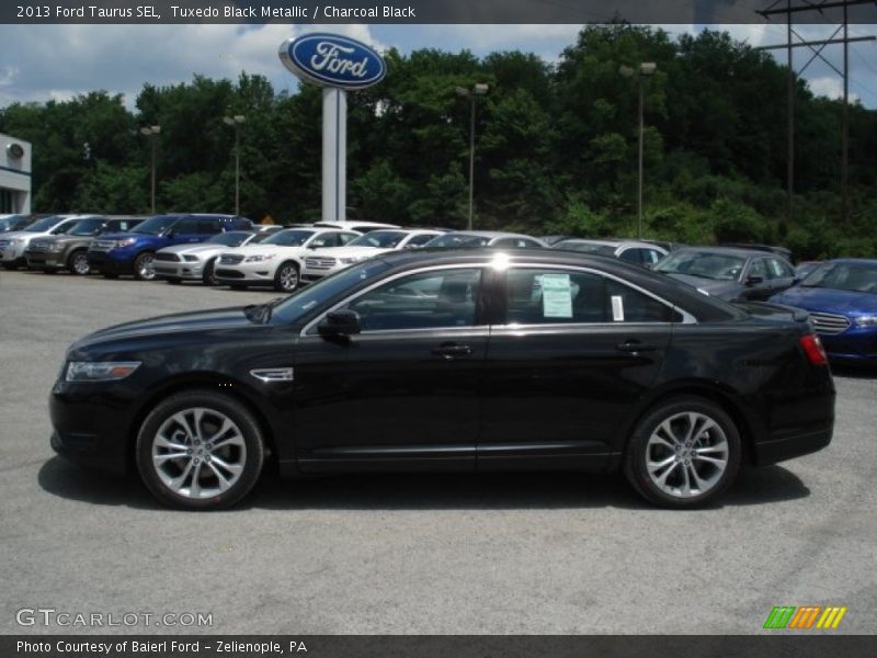 Tuxedo Black Metallic / Charcoal Black 2013 Ford Taurus SEL