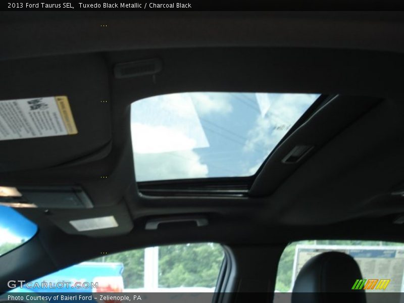 Tuxedo Black Metallic / Charcoal Black 2013 Ford Taurus SEL