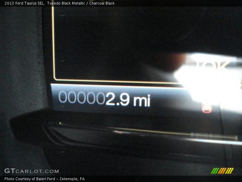 Tuxedo Black Metallic / Charcoal Black 2013 Ford Taurus SEL