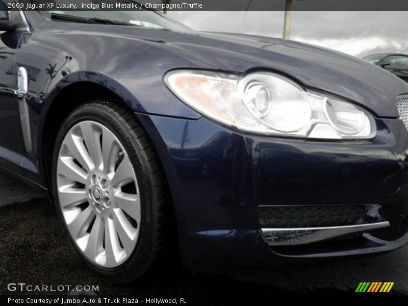 Indigo Blue Metallic / Champagne/Truffle 2009 Jaguar XF Luxury