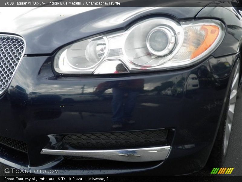 Indigo Blue Metallic / Champagne/Truffle 2009 Jaguar XF Luxury