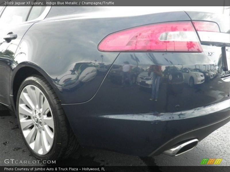 Indigo Blue Metallic / Champagne/Truffle 2009 Jaguar XF Luxury