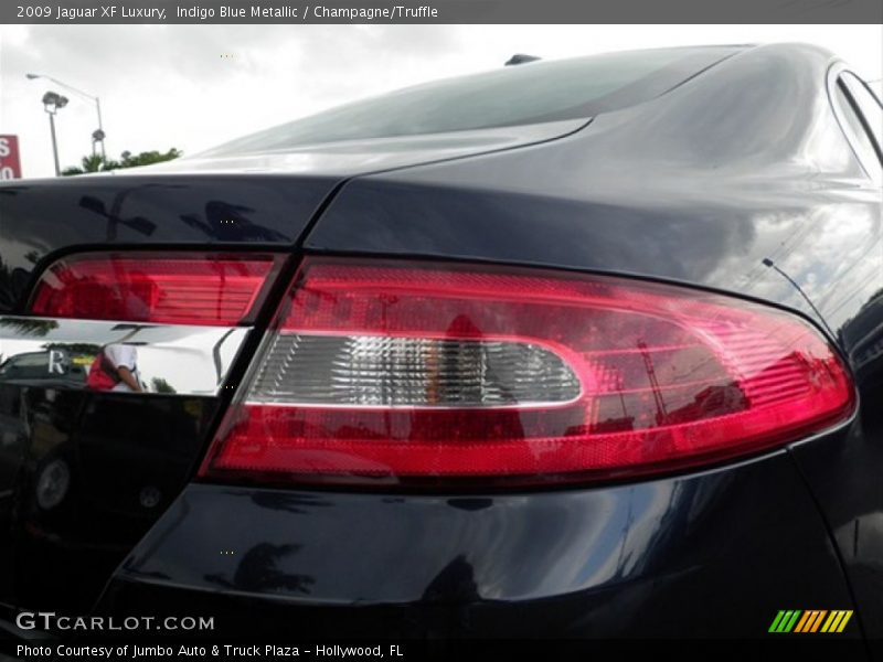 Indigo Blue Metallic / Champagne/Truffle 2009 Jaguar XF Luxury