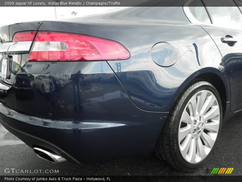 Indigo Blue Metallic / Champagne/Truffle 2009 Jaguar XF Luxury