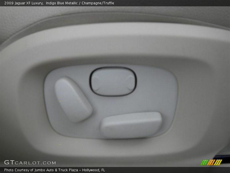 Indigo Blue Metallic / Champagne/Truffle 2009 Jaguar XF Luxury