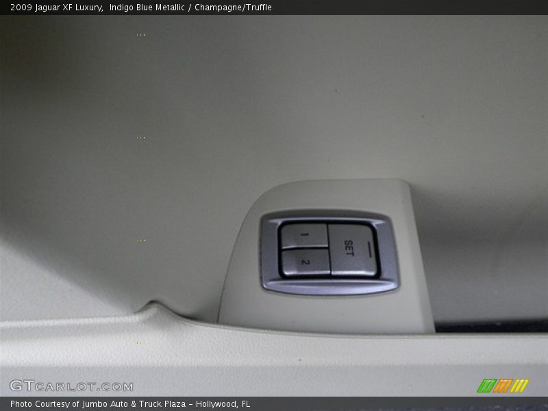 Indigo Blue Metallic / Champagne/Truffle 2009 Jaguar XF Luxury