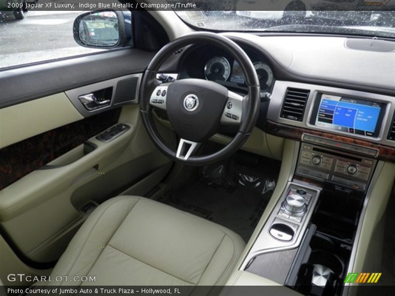 Indigo Blue Metallic / Champagne/Truffle 2009 Jaguar XF Luxury