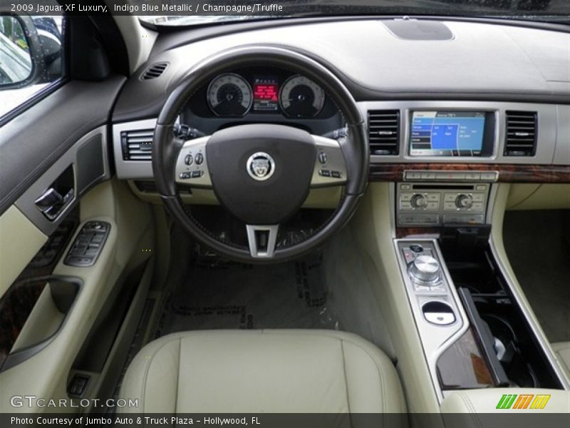 Indigo Blue Metallic / Champagne/Truffle 2009 Jaguar XF Luxury