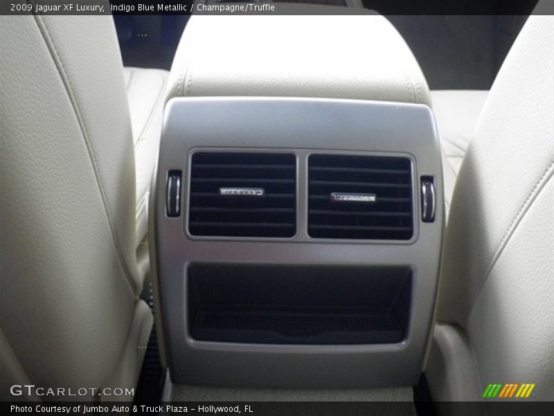 Indigo Blue Metallic / Champagne/Truffle 2009 Jaguar XF Luxury