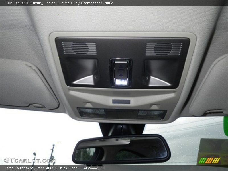 Indigo Blue Metallic / Champagne/Truffle 2009 Jaguar XF Luxury