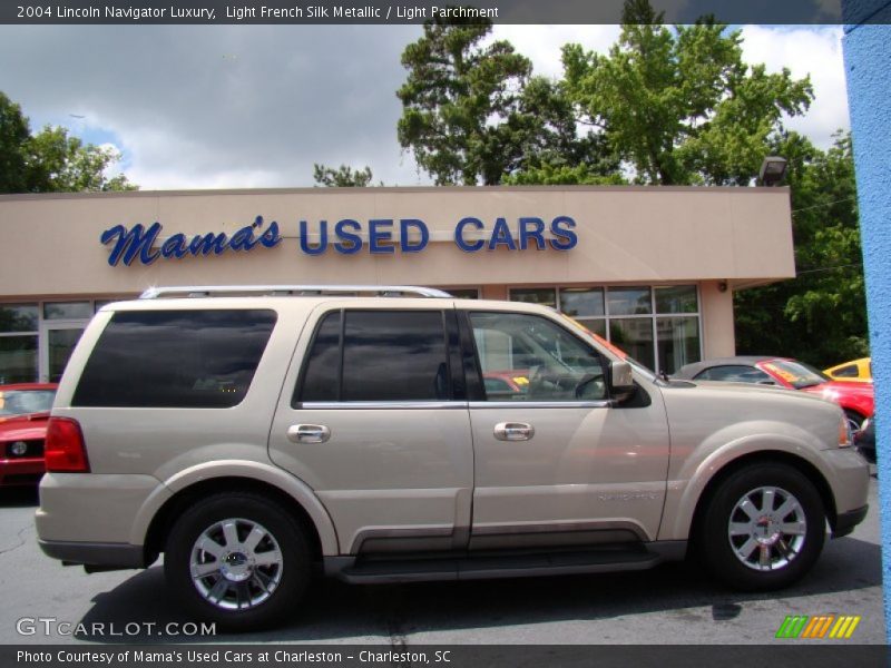 Light French Silk Metallic / Light Parchment 2004 Lincoln Navigator Luxury