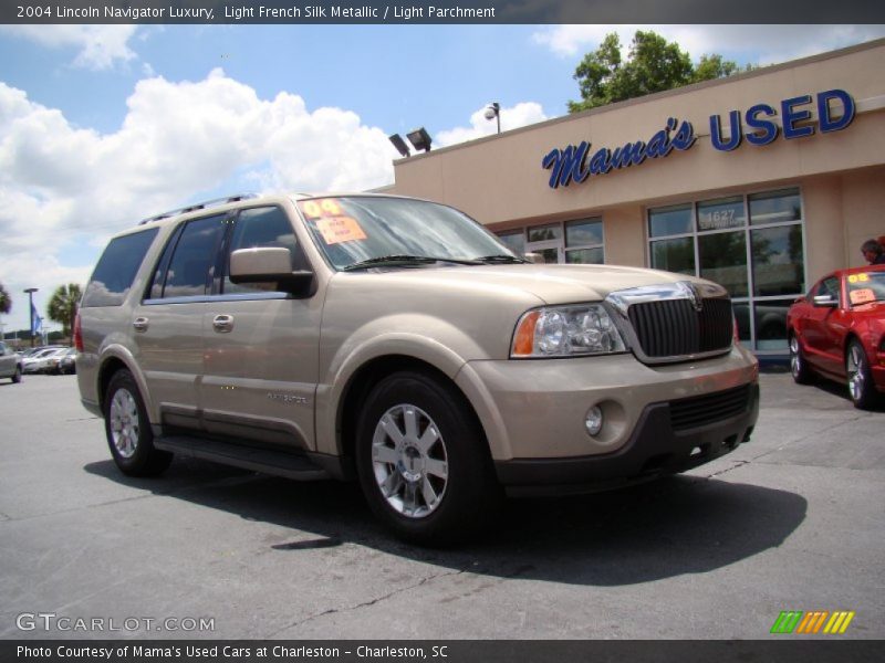 Light French Silk Metallic / Light Parchment 2004 Lincoln Navigator Luxury