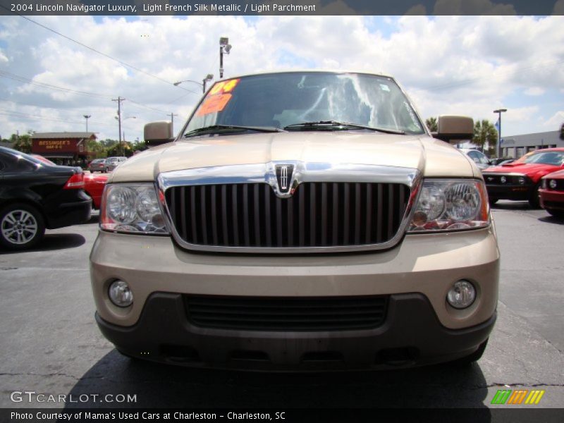 Light French Silk Metallic / Light Parchment 2004 Lincoln Navigator Luxury