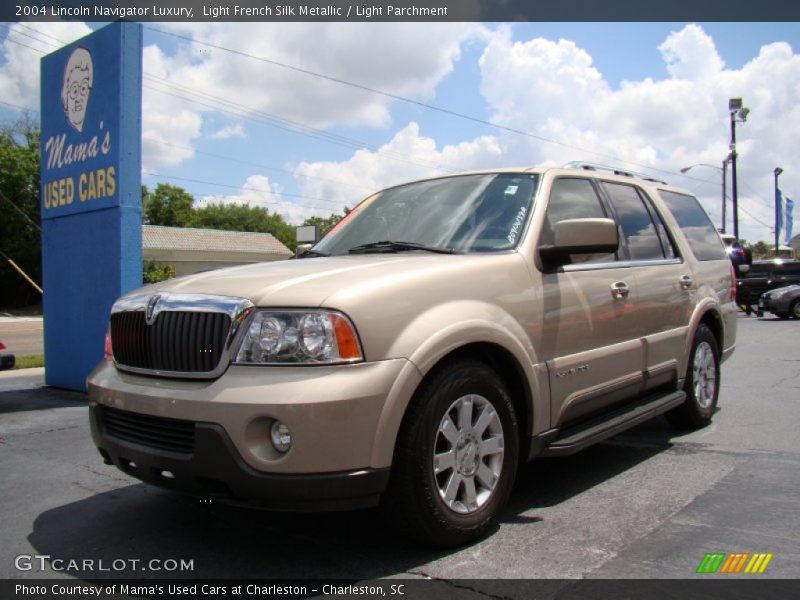 Light French Silk Metallic / Light Parchment 2004 Lincoln Navigator Luxury