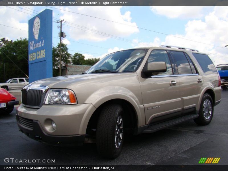 Light French Silk Metallic / Light Parchment 2004 Lincoln Navigator Luxury