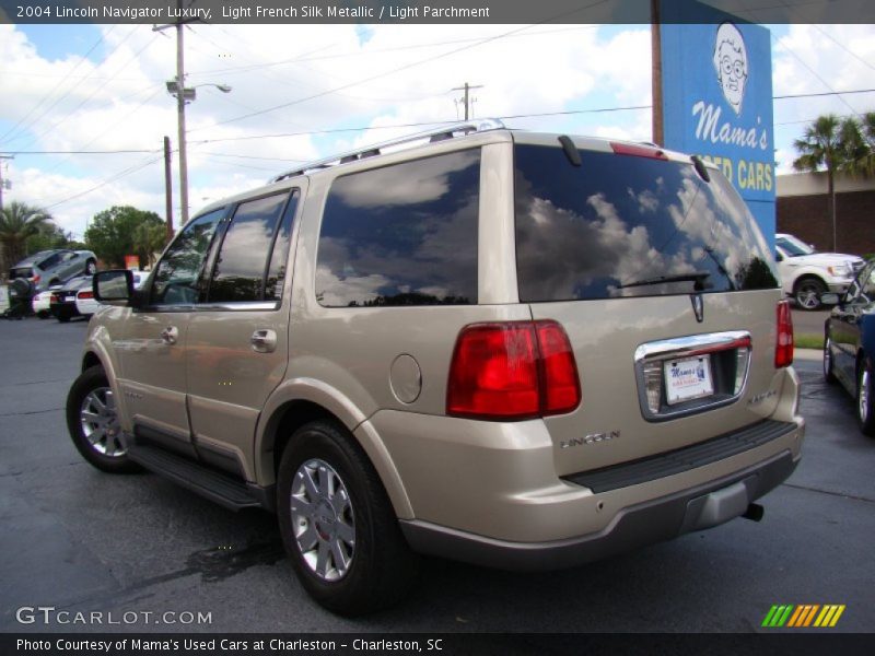 Light French Silk Metallic / Light Parchment 2004 Lincoln Navigator Luxury