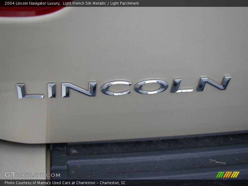 Light French Silk Metallic / Light Parchment 2004 Lincoln Navigator Luxury